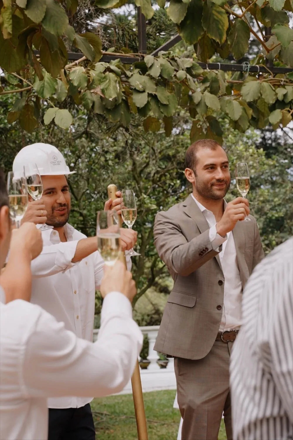 Brindis de inicio de obra de Casa Nua Country